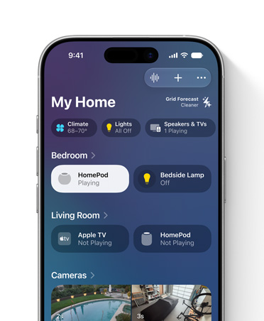 iPhonen näytöllä näkyy Koti-appi, Oma koti ‑näkymä, lisälaitteiden osiot makuuhuoneelle ja olohuoneelle, mukaan lukien valot ja HomePod-kaiuttimet